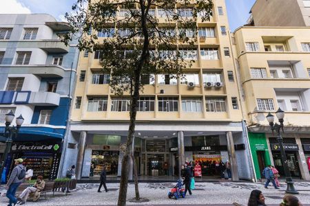 1_photo/94dce46b43.7f45fe2814a32fcf-ATLAS-dd2a90d9-5598-480b-b900-4e9f88245b7d.jpg de apartamento à venda com 3 quartos, 115m² em Centro, Curitiba