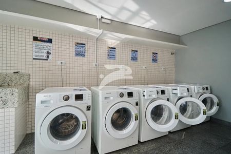 10_photo/94dce46bb5.ad1de23ebd6fc408-ATLAS-ae24b08c-2fe6-444a-838c-b8d15f60048b.jpg de apartamento à venda com 1 quarto, 32m² em Centro, Curitiba