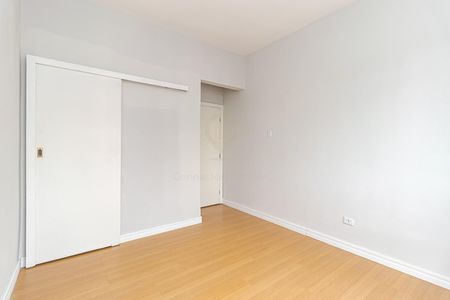 8_photo/94dce46c6f.2575c033423ddd30-ATLAS-3caabdbb-e54e-4e8c-866f-9c2bbcd79626.jpg de apartamento à venda com 2 quartos, m² em Centro, Curitiba