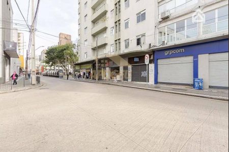 44_photo/94dce46c6f.958ab4e2955fd321-ATLAS-0402b0e7-e1ae-4510-a5a0-ae15e21a24f0.jpg de apartamento à venda com 2 quartos, 72m² em Centro, Curitiba