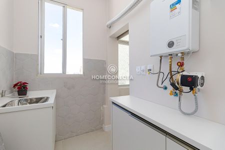 5_photo/94dce46c6f.958ab4e2955fd321-ATLAS-2013d67b-5102-4cd2-8c67-0252689942fd.jpg de apartamento à venda com 3 quartos, 210m² em Centro, Curitiba