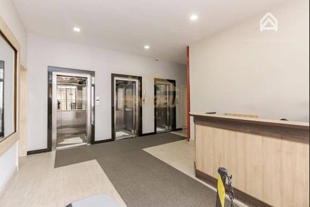 40_photo/94dce46c6f.958ab4e2955fd321-ATLAS-243a5ed7-11a8-4037-b5da-dff48cdfb9b7.jpg de apartamento à venda com 2 quartos, 72m² em Centro, Curitiba