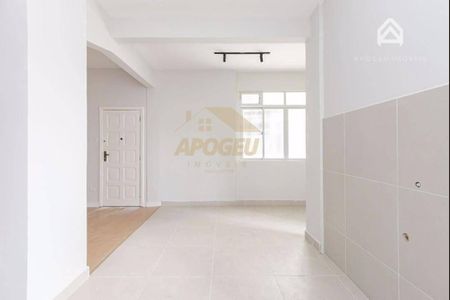 31_photo/94dce46c6f.958ab4e2955fd321-ATLAS-27eea6df-a315-41d7-bb1b-365924b3cee7.jpg de apartamento à venda com 2 quartos, 72m² em Centro, Curitiba