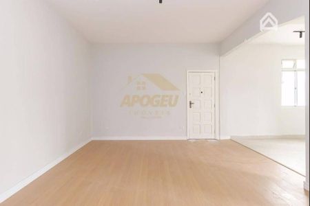 34_photo/94dce46c6f.958ab4e2955fd321-ATLAS-67a170dc-384c-424a-affb-7e07ed028aa3.jpg de apartamento à venda com 2 quartos, 72m² em Centro, Curitiba