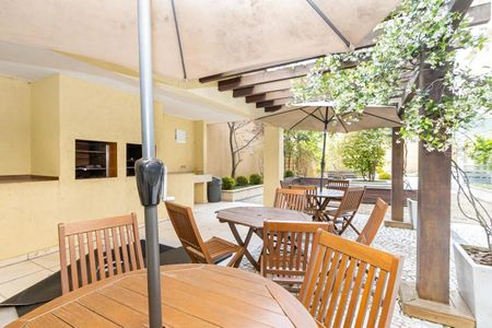 38_photo/94dce46ca9.8cdf125b31d61fa3-ATLAS-24eca8ab-bd52-4779-9e98-3da4f5a9133e.jpg de apartamento à venda com 2 quartos, 110m² em Centro, Curitiba