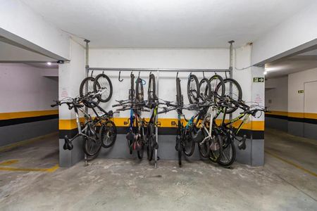 41_photo/94dce46ca9.8cdf125b31d61fa3-ATLAS-cda0e46e-ed9e-49cd-ba25-cfb21092558d.jpg de apartamento à venda com 2 quartos, 110m² em Centro, Curitiba