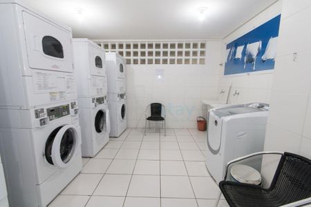 28_photo/94dce46ca9.f87c5f63b588f4d4-ATLAS-5e298380-5ca9-440a-856a-65bacd5e3fb4.jpg de kitnet/studio à venda com 1 quarto, 46m² em Centro, Curitiba