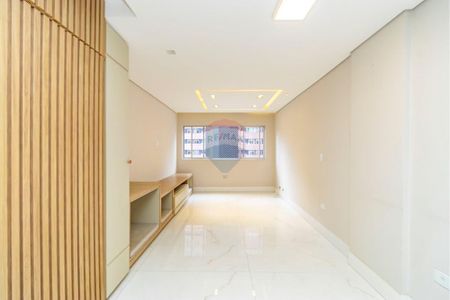 9_photo/94dce46ce9.7d44486df2fbe63f-ATLAS-48c7db5a-a9e8-47bd-b39a-163bdf575c95.jpg de apartamento à venda com 3 quartos, 86m² em Centro, Curitiba