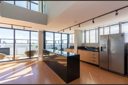 13_photo/94dce46d13.04af7fc2355c33fa-ATLAS-d80cdf92-e1d7-414f-bd2d-111f5befed9b.jpg de apartamento à venda com 1 quarto, 16m² em Centro, Curitiba