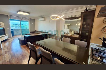 4_photo/94dce46d3d.7d01d2ab176dea69-ATLAS-2381d0d4-2ac5-4679-976d-6cb8bca001bd.jpg de apartamento à venda com 2 quartos, 95m² em Centro, Curitiba