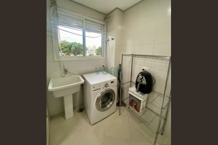 8_photo/94dce46d3d.7d01d2ab176dea69-ATLAS-4c6b8e9a-e41a-4e82-adc9-153b2cd4c384.jpg de apartamento à venda com 2 quartos, 95m² em Centro, Curitiba