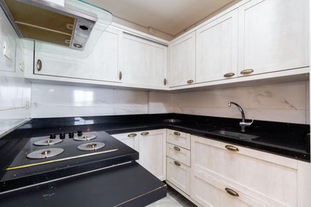 6_photo/94dce46d5b.675e74f429aebae8-ATLAS-99b32ad1-25ca-41f1-bb04-e705f8d545b0.jpg de apartamento à venda com 2 quartos, 106m² em Centro, Curitiba