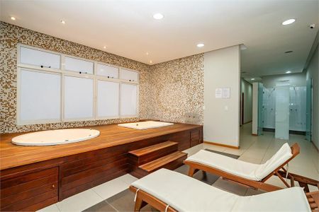 5_photo/94dce46d7b.e5636cc5c7e4e9bb-ATLAS-28e0bb34-55a5-4392-964e-2169b45f1e42.jpg de apartamento à venda com 2 quartos, 43m² em Centro, Curitiba