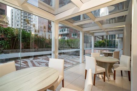 6_photo/94dce46d7b.e5636cc5c7e4e9bb-ATLAS-2ce72a92-5dbc-4539-9f06-ec58b949fa47.jpg de apartamento à venda com 2 quartos, 43m² em Centro, Curitiba