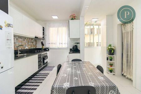 7_photo/94dce46d95.39e8cc84363b0425-ATLAS-b840702e-0c81-4bab-a8d3-70d5d7f0ebbb.jpg de apartamento à venda com 4 quartos, 140m² em Centro, Curitiba