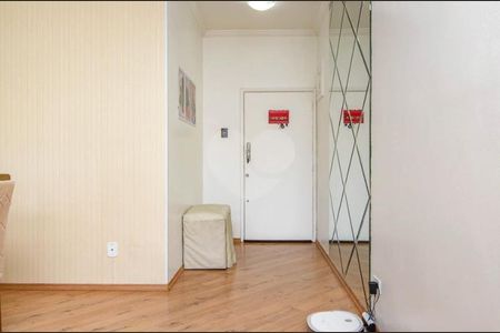 8_photo/94dce46db9.0f81dd1a9a4f6ffb-ATLAS-99dea550-a727-48cb-9bbd-18aef3d499fe.jpg de apartamento à venda com 3 quartos, 112m² em Centro, Curitiba