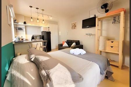 4_photo/94dce46e0f.9fde2b1beaf38236-ATLAS-dff63908-e640-49cc-87b5-e0988c2f31b3.jpg de kitnet/studio à venda com 1 quarto, 19m² em Centro, Curitiba