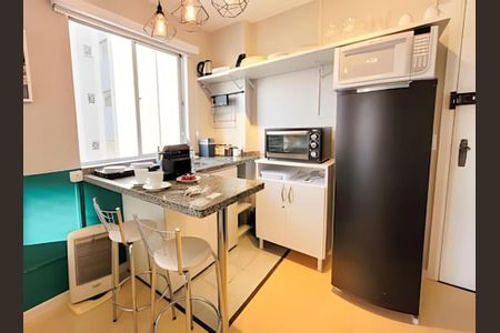 3_photo/94dce46e0f.9fde2b1beaf38236-ATLAS-e6f331f2-0af8-4845-9da4-d1b11eb56ff1.jpg de kitnet/studio à venda com 1 quarto, 19m² em Centro, Curitiba