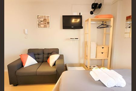 9_photo/94dce46e0f.9fde2b1beaf38236-ATLAS-fb52a61f-a784-444a-895d-6db0cee53f94.jpg de kitnet/studio à venda com 1 quarto, 19m² em Centro, Curitiba