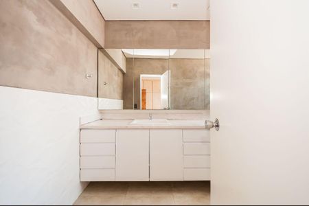 5_photo/94dce46e69.4cea1a0b3f6bbd2f-ATLAS-4d4b424d-78c6-43a9-9dcc-be02d9bf2661.jpg de apartamento à venda com 4 quartos, 222m² em Centro, Curitiba