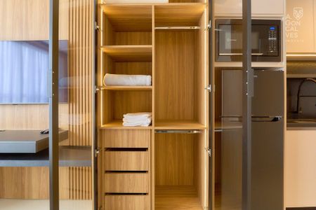 7_photo/94dce46efb.29464a8c4f780a79-ATLAS-5d7e00c8-4c9b-41d3-982a-6b5b4101b2c9.jpg de apartamento à venda com 1 quarto, 23m² em Centro, Curitiba