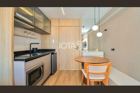6_photo/94dce46efb.38bc0ae2bd8c0c70-ATLAS-3741c9fa-afc4-4240-991c-9a53f40ed06b.jpg de apartamento para alugar com 1 quarto, 28m² em Centro, Curitiba