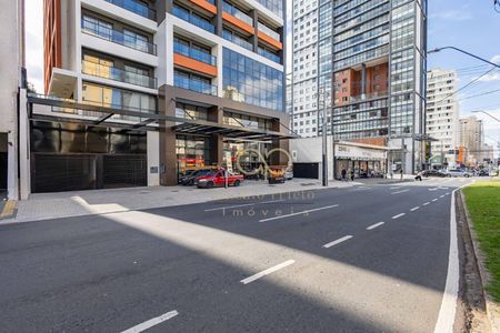 21_photo/94dce46efb.ed0eadb7a50dee3f-ATLAS-b7150efe-e39d-4f4f-b489-db0ccceb8a26.jpg de apartamento à venda com 1 quarto, 30m² em Centro, Curitiba