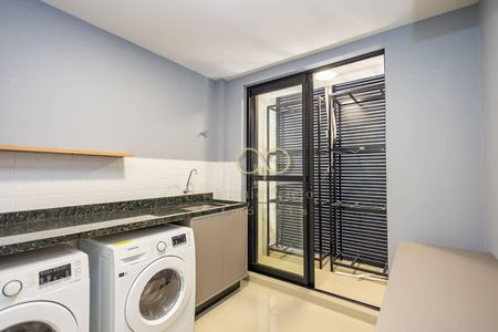 18_photo/94dce46efb.ed0eadb7a50dee3f-ATLAS-c50a65f6-52a6-4ef1-a7b1-a840a93d40d1.jpg de apartamento à venda com 1 quarto, 30m² em Centro, Curitiba