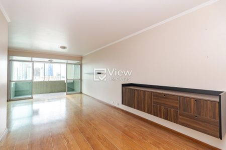 3_photo/94dce47047.3aed5bbd04158097-ATLAS-25d1619d-01c9-40aa-8b9e-21ab9a34b7b0.jpg de apartamento à venda com 3 quartos, 156m² em Centro, Curitiba