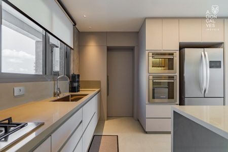 4_photo/94dce47049.896b41fbcb876b67-ATLAS-0f89c34f-8ea2-4e34-925a-2e3df75a3be3.jpg de apartamento para alugar com 3 quartos, 132m² em Centro, Curitiba