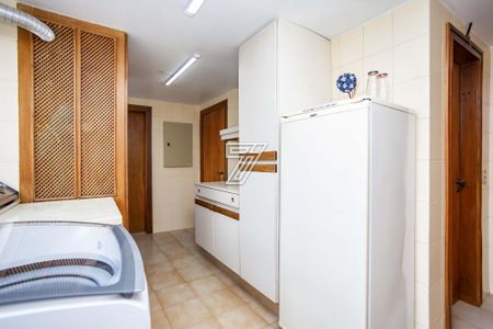 37_photo/94dce470a3.3a1e281bb1d7700b-ATLAS-76abec86-b85e-4eda-935d-80da106c6097.jpg de apartamento à venda com 4 quartos, 273m² em Batel, Curitiba