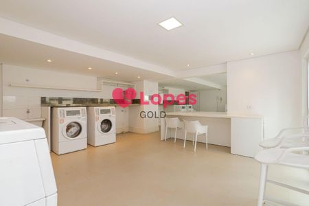 18_photo/94dce470d9.fe9d207b1f8f34f6-ATLAS-7bcfd596-e3c5-4e96-a666-c450b5e540c7.jpg de apartamento à venda com 1 quarto, 42m² em Centro, Curitiba