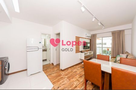 6_photo/94dce470d9.fe9d207b1f8f34f6-ATLAS-fa5c2937-d4ce-4d26-b25b-b8c74ad22bd8.jpg de apartamento à venda com 1 quarto, 42m² em Centro, Curitiba