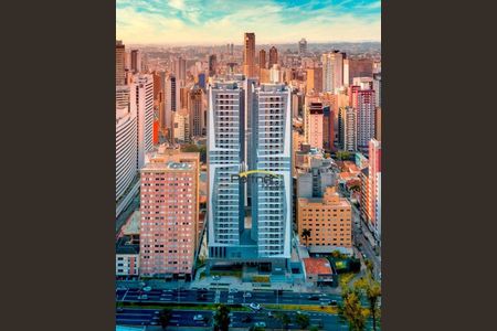 8_photo/94dce47101.bc87a70d2c2e0f85-ATLAS-31bb3c9c-ebfd-4eaa-bb19-808d96ac1b50.jpg de apartamento à venda com 3 quartos, 95m² em Centro, Curitiba