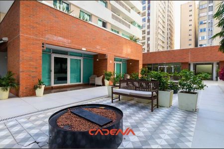 39_photo/94dce47123.7c7ac5e32c298168-ATLAS-e5b0b7f6-a4df-4ad2-ade6-bfd4e499157f.jpg de apartamento à venda com 2 quartos, 68m² em Centro, Curitiba