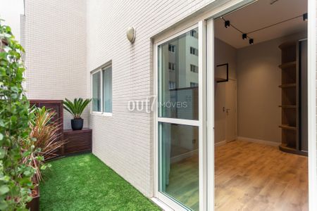 3_photo/94dce47137.a90bfda5e0df9cac-ATLAS-1ea1bbfd-0e46-477c-a0da-7ff3798d2401.jpg de apartamento à venda com 2 quartos, 91m² em Centro, Curitiba