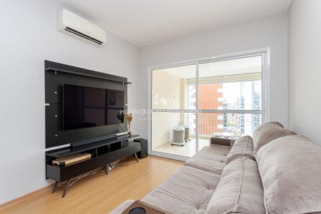 7_photo/94dce47145.af97e9d93e7ffec8-ATLAS-b2e0557b-eb7f-49a2-9e36-c693ea5dd662.jpg de apartamento à venda com 2 quartos, 70m² em Centro, Curitiba