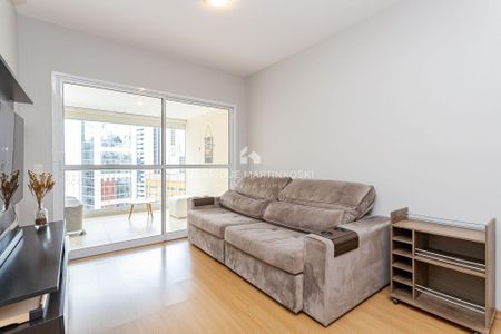 4_photo/94dce47145.af97e9d93e7ffec8-ATLAS-c47c8833-0b3e-4ddd-97d2-dcebf006a91c.jpg de apartamento à venda com 2 quartos, 70m² em Centro, Curitiba