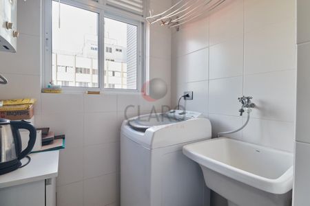 9_photo/94dce4714f.97ed9e087d12aeea-ATLAS-49ec19b2-2108-4c9d-8e75-3599c8c494e7.jpg de apartamento à venda com 2 quartos, 65m² em Centro, Curitiba