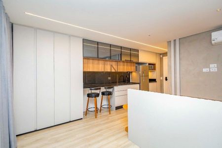 4_photo/94dce47173.09c44b4fe4c7cdd8-ATLAS-0a1fcf8e-a80b-4009-ad92-a27c39bddcf0.jpg de kitnet/studio para alugar com 1 quarto, 29m² em Centro, Curitiba