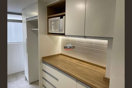 8_photo/94dce4718f.01bcb711c42c8aa1-ATLAS-ba1f862c-3bd7-4db8-8e98-1c7a1cc10108.jpg de apartamento à venda com 1 quarto, 60m² em Centro, Curitiba