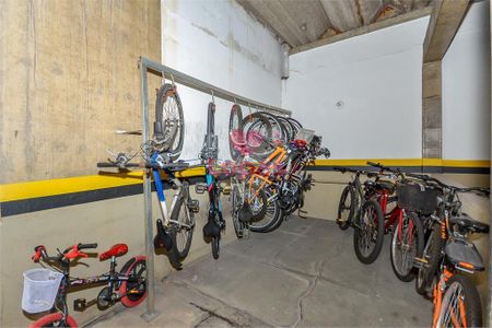 3_photo/94dce4718f.859d3ea7f11d789b-ATLAS-302bbce5-1aa4-46d5-afcc-37b744482e0b.jpg de apartamento à venda com 3 quartos, 118m² em Centro, Curitiba