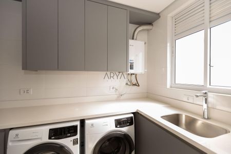 29_photo/94dce471ab.3603da3bd2483db2-ATLAS-5da12cd0-2e14-4f58-9f72-d2405bd6d558.jpg de apartamento à venda com 3 quartos, 96m² em Centro, Curitiba