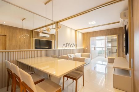 4_photo/94dce471ab.3603da3bd2483db2-ATLAS-9054fd70-beda-49df-920d-ae054fb28847.jpg de apartamento à venda com 3 quartos, 96m² em Centro, Curitiba