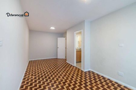 4_photo/94dce471b3.4eddeeb904093714-ATLAS-e26142f2-e67c-42a4-80ca-e325f4cddc3e.jpg de apartamento à venda com 3 quartos, 124m² em Centro, Curitiba