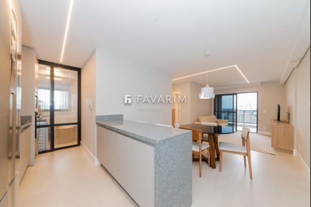 1_photo/94dce471c1.8d5cfb07f064a09b-ATLAS-601071a9-5885-4719-a714-1e3cdbcf5fc1.jpg de apartamento à venda com 2 quartos, 76m² em Centro, Curitiba