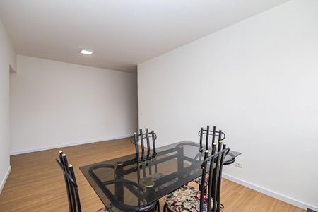 3_photo/94dce471e5.507a38b60af2f892-ATLAS-88447506-ccbf-40e0-b8d8-b3a1084d7d2a.jpg de apartamento à venda com 2 quartos, 64m² em Centro, Curitiba