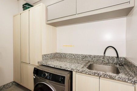 12_photo/94dce471fb.2f15d505e37c7ac5-ATLAS-87b4d216-5ca2-41ca-bf85-e0cb4ad10518.jpg de casa à venda com 2 quartos, 100m² em Centro, Curitiba