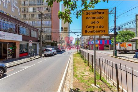 24_photo/94dce471fb.7066937cd636288e-ATLAS-e84e7cb6-61c8-4ffb-bf85-c40237a8f3a3.jpg de apartamento à venda com 3 quartos, 123m² em Centro, Curitiba