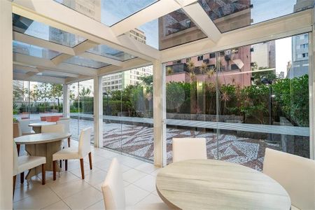 12_photo/94dce4724b.adbb37f92a381176-ATLAS-2f47ba44-dc79-4e79-a05c-2d4c8425bd2b.jpg de apartamento à venda com 2 quartos, 43m² em Centro, Curitiba